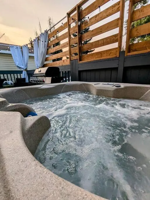 Villa The Gwen - Gym Sauna Hot Tub Winnipeg Canada